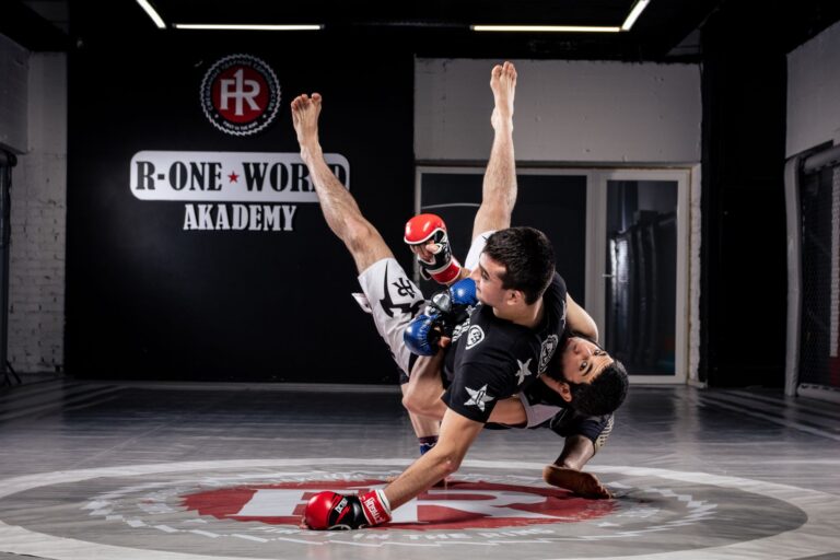 Comparativa de cascos de sparring Fairtex HG9 y RDX BOXA