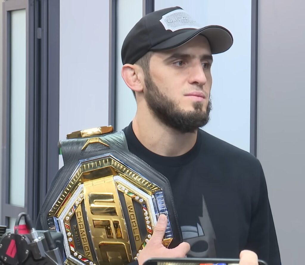 Islam Makhachev: Análisis Táctico del Campeón de Dos Divisiones más Dominante de la UFC